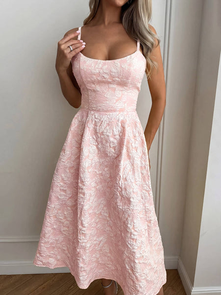 Textured Floral Jacquard Midi Dress with Sweetheart Neckline: Pink / L