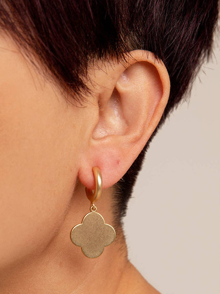 Zenzii Quatrefoil Hoop Earrings