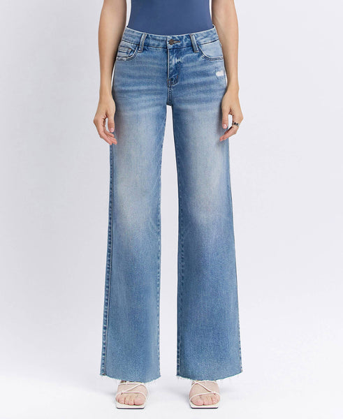 VERVET MID RISE MEDIUM WASH CLEAN CUT RAW HEM WIDE JEANS/ 25