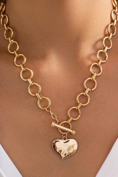 Gold Necklace NOTABLE HAMMERED HEART FRONT TOGGLE
