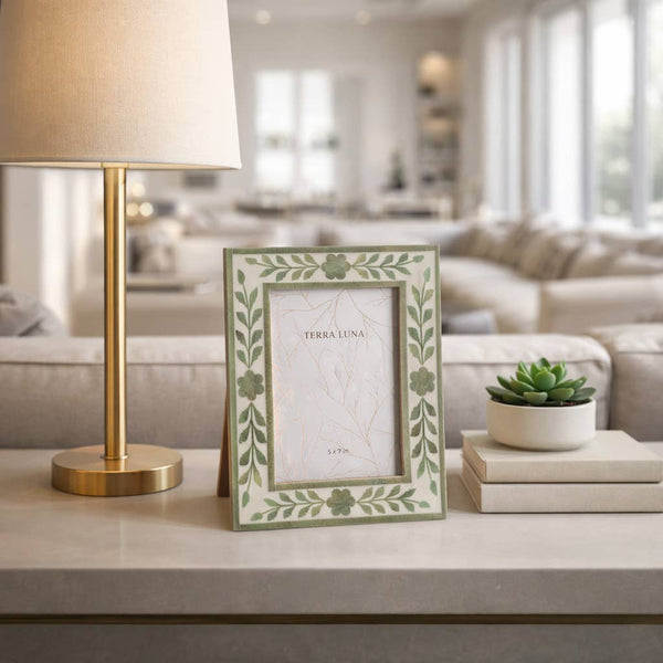 White/Green 4x6 in. Wooden Petals Photo Frame
